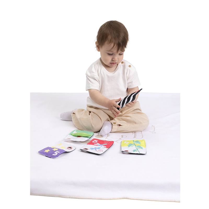 Cartas de Tecido em Preto e Branco - Imagem 4