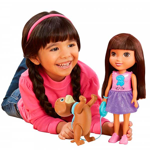 Muñeca Dora con Patinete 30cm - Imagen 2