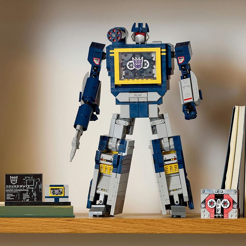 Lego Transformers 10358 - Figura Soundwave - Imagen 4