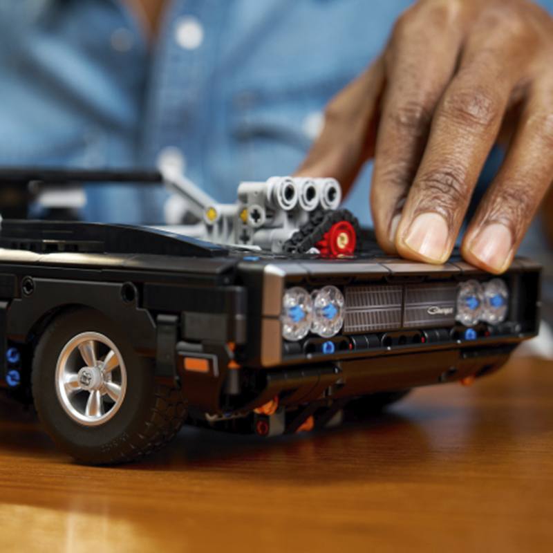 Lego Technic 42231 - Coche Dodge Charger R/T de Fast and Furious - Imagen 6