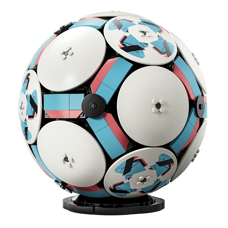 Lego Editions 43019 - Bola de Futebol - Imagem 1