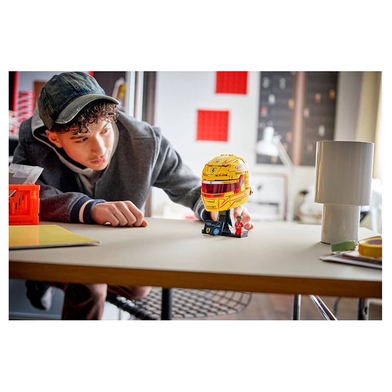 Lego Editions 43022 - Scuderia Ferrari HP: Casco de Lewis Hamilton - Imagen 7