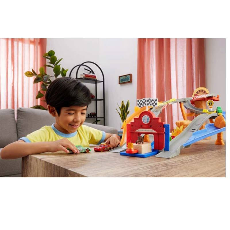 Cars Circuito Carreras Rescate Cars Radiador Springs - Imagen 1