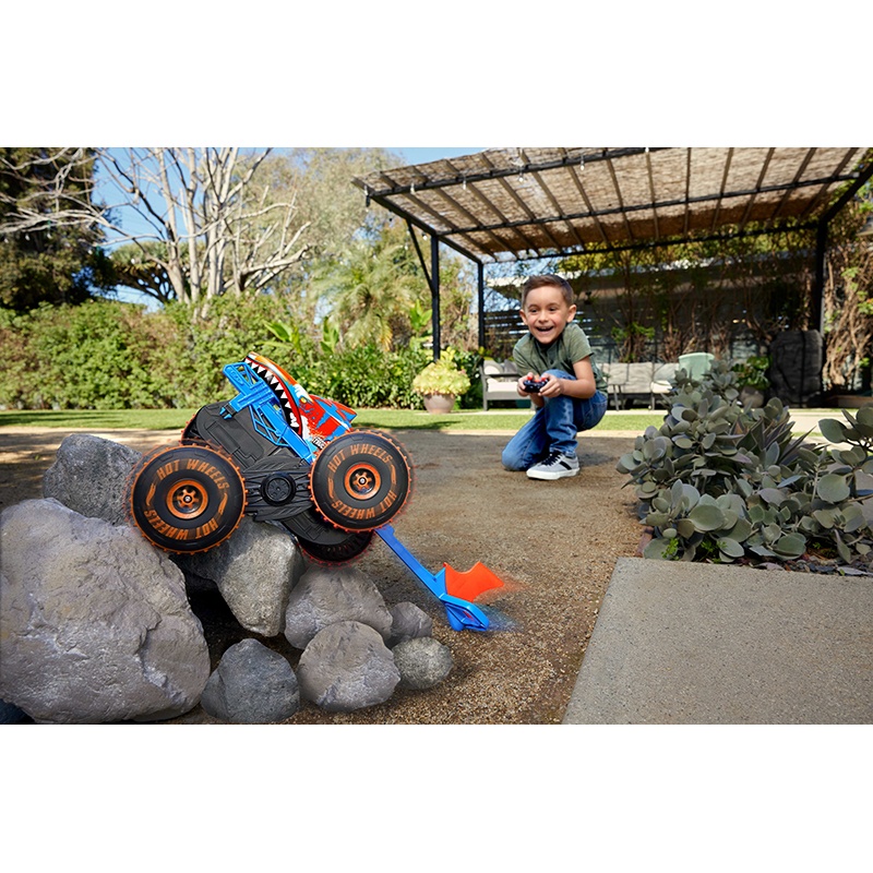 Hot Wheels Carro Monster Trucks Tiger Shark Escalador RC - Imagem 1