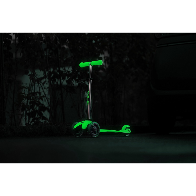 MICRO Patinete Infantil Mini Deluxe Glow Led Verde Lima - Imagem 4