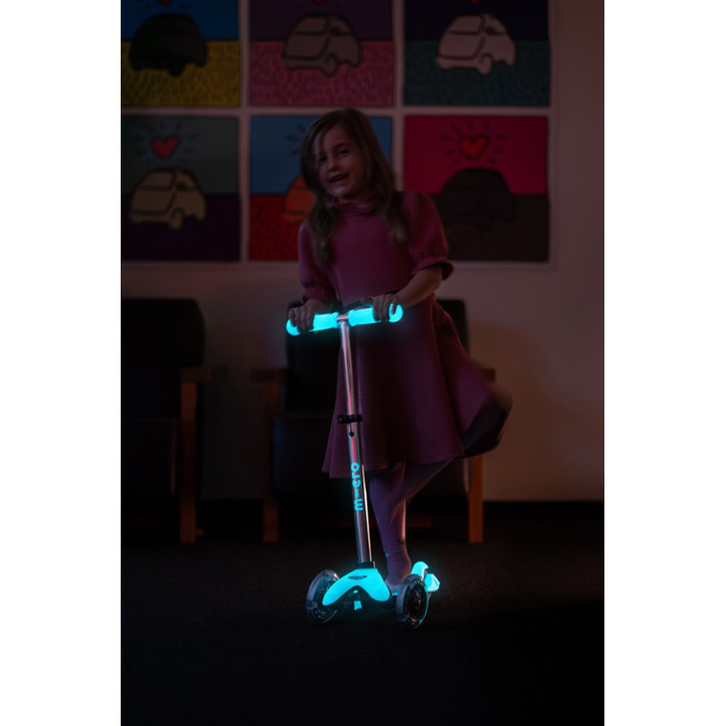 MICRO Patinete Infantil Mini Deluxe Glow Led Aqua - Imagem 4
